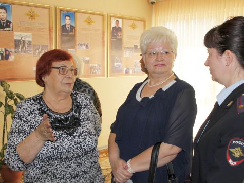 Семьи сотрудников, погибших при исполнении служебного долга