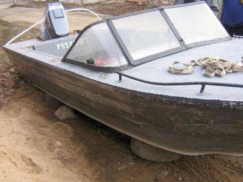 Браконьерская лодка