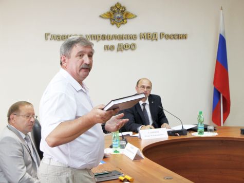 Федор Скачек передал книгу на хранение в Главк.