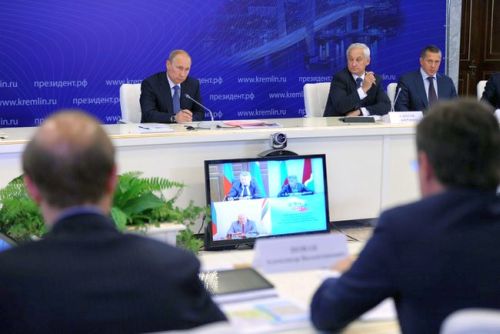 Совещание по ликвидации последствий паводка на Дальнем Востоке. Фото пресс-службы Президента России