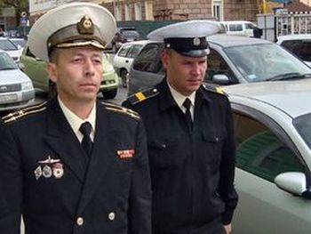 Капитан Лаврентьев и матрос Гробов