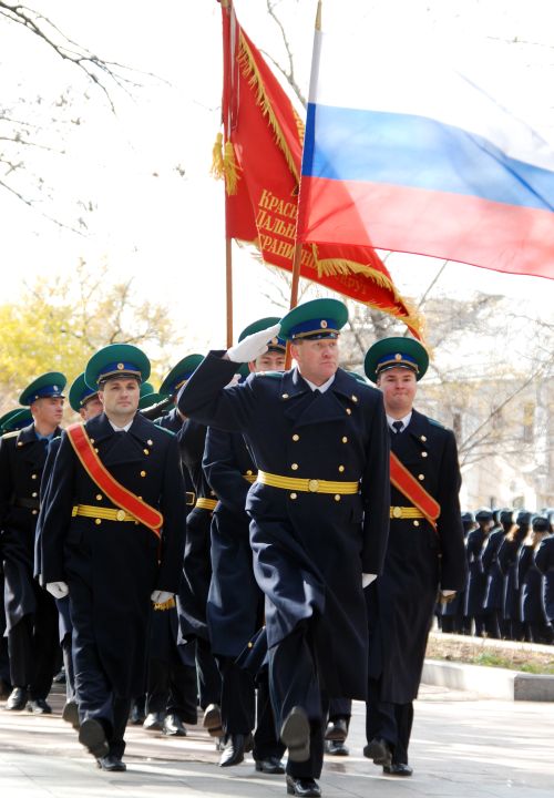 Прохождение личного состава сегодняшних воинов в зеленых фуражках.