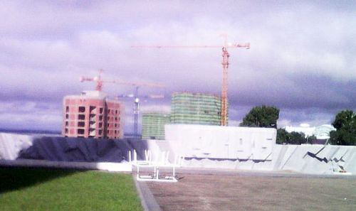 Стройка идет стремительными темпами