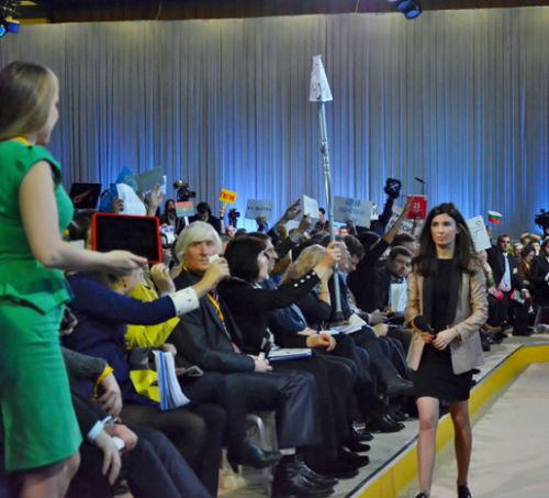 «Костыли Путина». Фото Сергей Акулич.