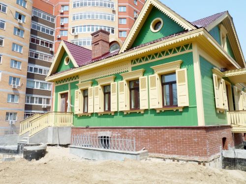 Так теперь выглядит жилой дом Б.Е. Кламбоцкого, воссозданный на улице Истомина в Хабаровске. Фото НПЦ по ОПИК.