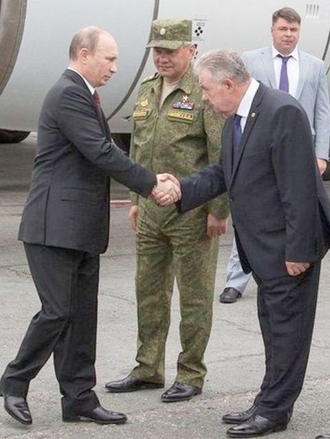 Виктор Ишаев (справа) был, если не ошибаемся, главным соавтором Госпрограммы ДВ и уж точно, ее идейным вдохновителем!