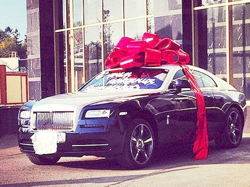 Главным подарком для Анастасии стал шикарный Rolls Royce