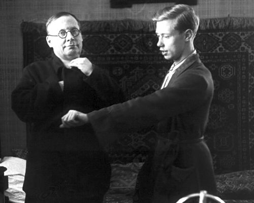 Н.А. Заболоцкий с сыном Никитой./ Нажмите, чтобы УВЕЛИЧИТЬ (нажмите, чтобы увеличить)