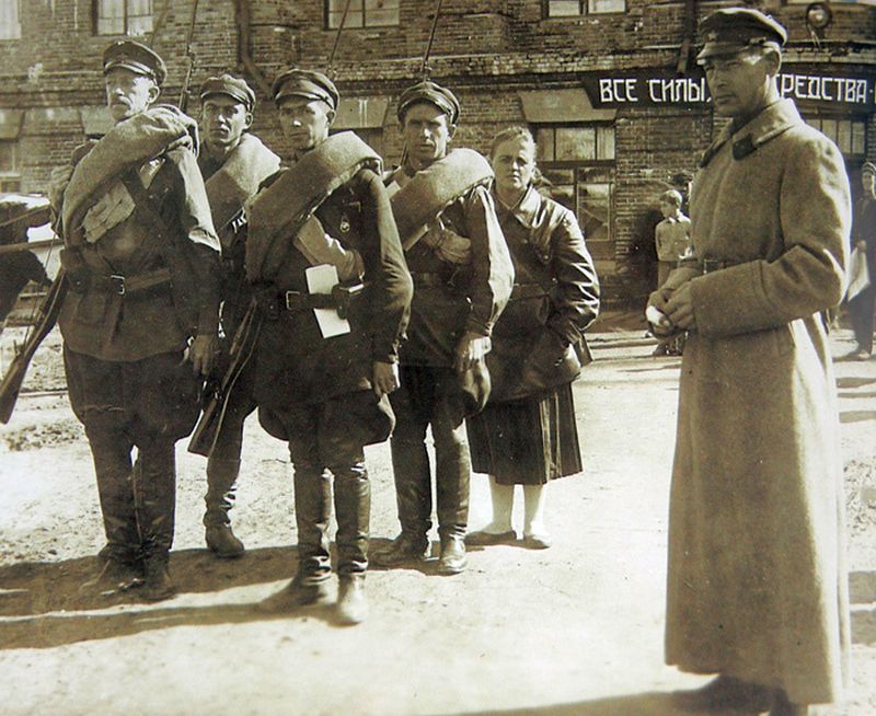 Строевая подготовка личного состава хабаровской внутренней тюрьмы