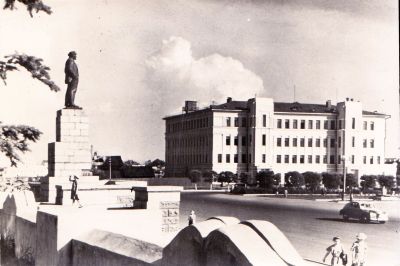 Центральный телеграф. Хабаровск, 1958. Фото Н.Н. Шкулина /Нажмите, чтобы УВЕЛИЧИТЬ (нажмите, чтобы увеличить)
