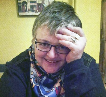 Лора Белоиван готовит сборник рассказов под условным названием FESCO