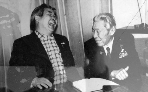 Андрей Пассар (слева) с братом - Героем Советского Союза Александром Пассаром. Нажмите, чтобы УВЕЛИЧИТЬ. (нажмите, чтобы увеличить)
