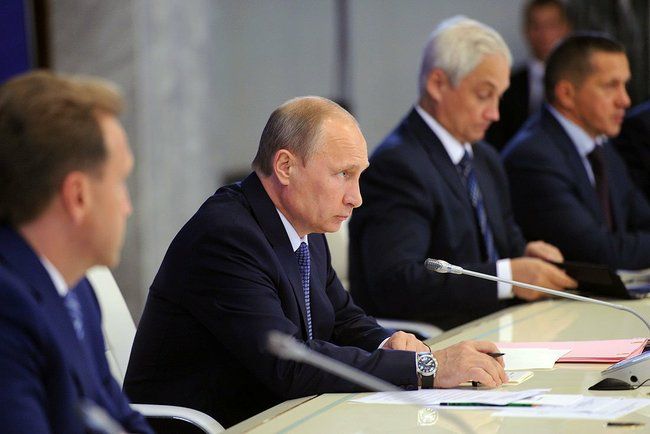 Владимир Путин указал губернатору ЕАО Александру Винникову быть более внимательнее к людям!