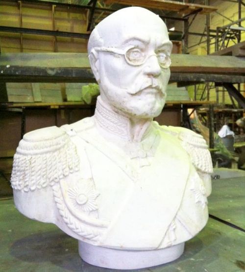 Гипсовый бюст Николая Ивановича Гродекова остался в Хабаровске/ Нажмите, чтобы УВЕЛИЧИТЬ (нажмите, чтобы увеличить)