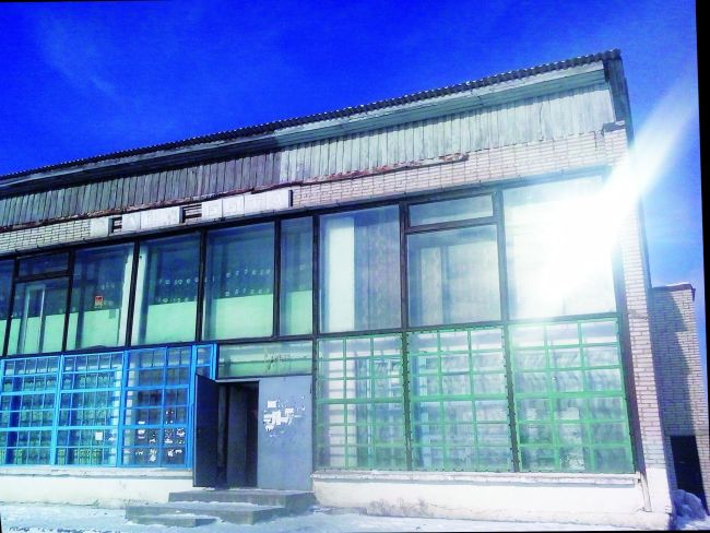 Двухэтажное здание бираканского «Дома быта»