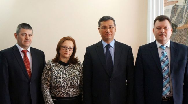 Представители от Дальневосточного Федерального округа: председатель Арбитражного суда Еврейской автономной области Андрей Кривощёков, судья Приморского краевого суда Людмила Саломатина, заместитель председателя Амурского областного суда Олег Васильев и заместитель председателя Камчатского краевого суда Дмитрий Войницкий (слева направо).