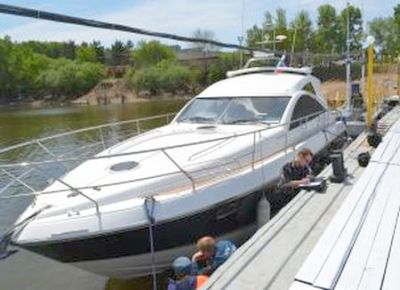 Яхта «Файр лайн Тарга 47» депутата