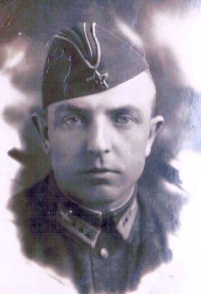 Военкор газеты Дальневосточного Фронта «Тревога» политрук С.Г. Феоктистов.