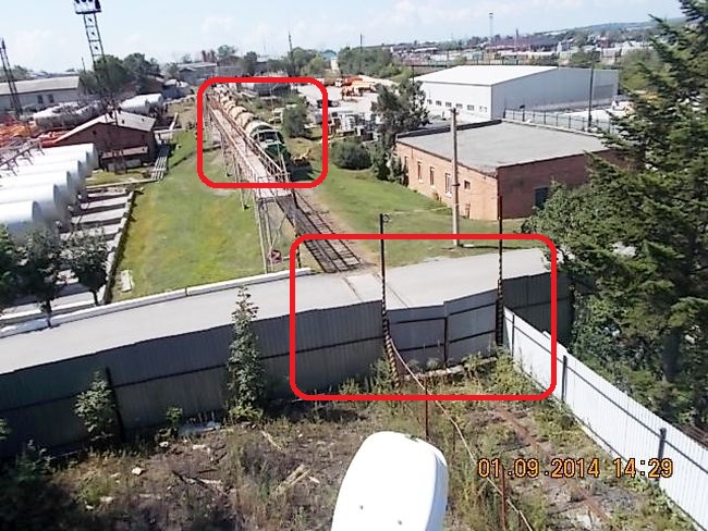 Проверяющий с Госжелдорнадзора г-н Редькин не заметил, что рельсы пути необщего пользования уходят дальше, за металлический забор, ограждающий территорию нефтебазы? Тепловоз с вагонами также остались неопознанными объектами