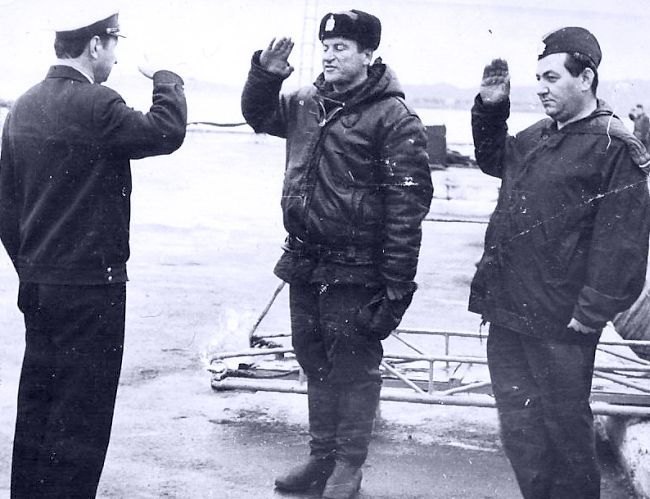 Николай Ильин (в центре) проходил службу в Ставке войск Дальнего Востока, в должности начальника оперативного отдела, командир К-431.