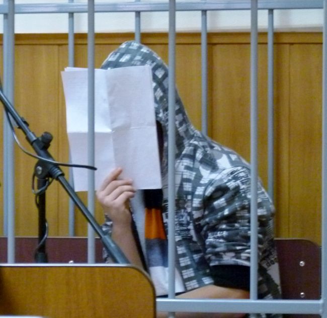 Биробиджанский районный суд вынес постановление об аресте 18-летнего Артема Я., который обвиняется органами следствия в поджоге бездомного человека