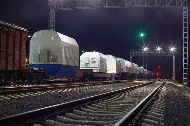 Ракета-носитель «Союз-2.1а» прибыла на космодром по железной дороге в разобранном виде