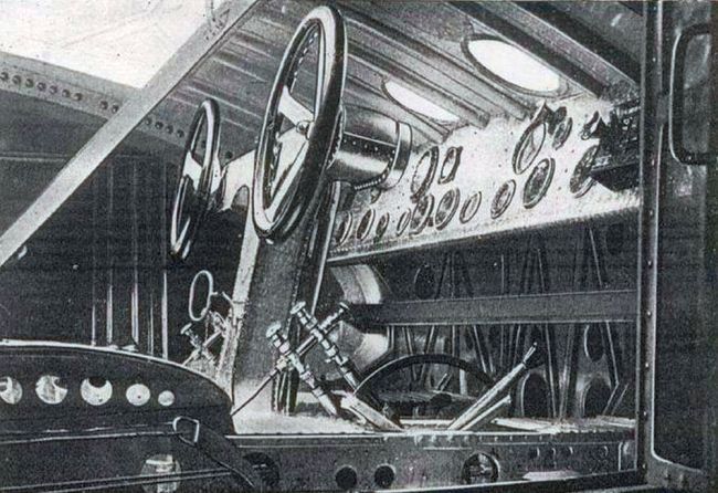 Такой была кабина самолета «Савоя C.55X» (нажмите, чтобы увеличить)