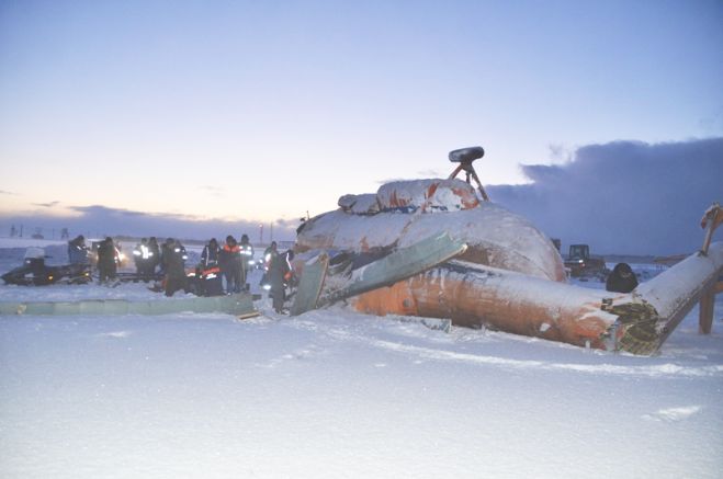 Вертолет Ми-8Т при наборе высоты упал. Фото ГУ МЧС РФ по Камчатскому краю