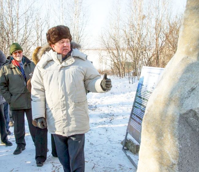 Открыл мемориальный камень директор ФГБУ «Заповедное Приамурье» Владимир Андронов