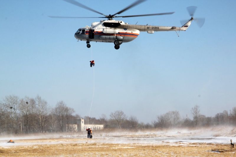 Дальневосточные авиаторы и спасатели МЧС на сборах парашютно-десантной подготовки