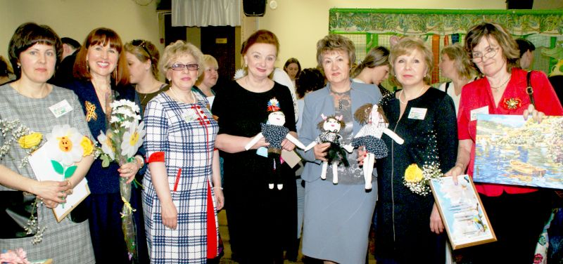 «Белый цветок» проходит в Магаданском театре кукол