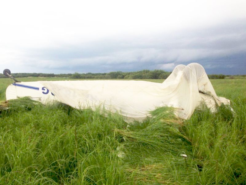 Самолет на острове Лесной на Амуре