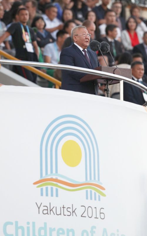 Выступает глава Республики Саха (Якутия) Егор Борисов