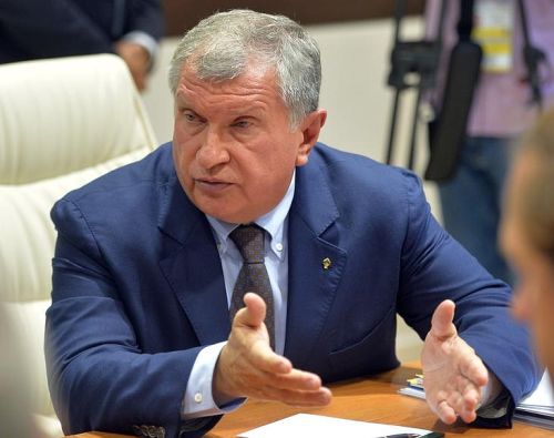 На совещании по развитию судостроения. Глава компании «Роснефть» Игорь Сечин.