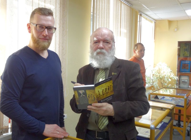 День архивиста. Краеведы Алексей Колесников (слева) и Владимир Иванов-Ардашев.