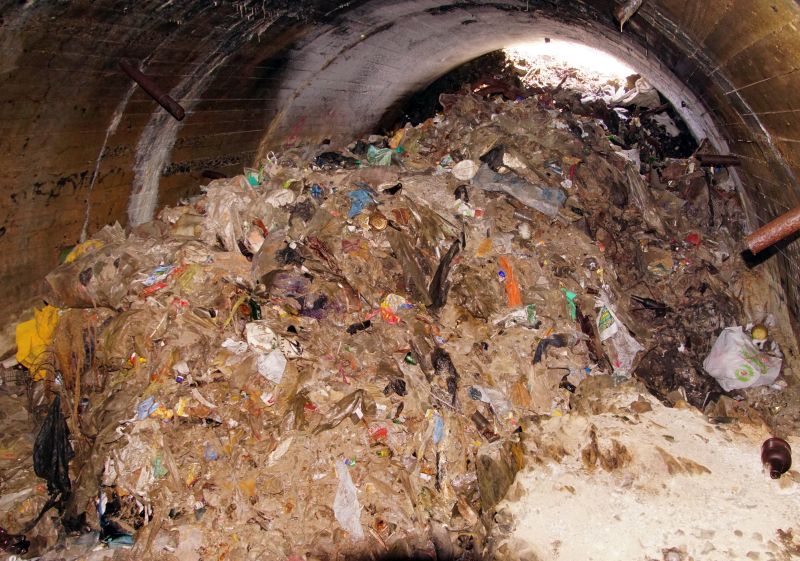 Восточный портал. Несанкционированная свалка в тоннеле.