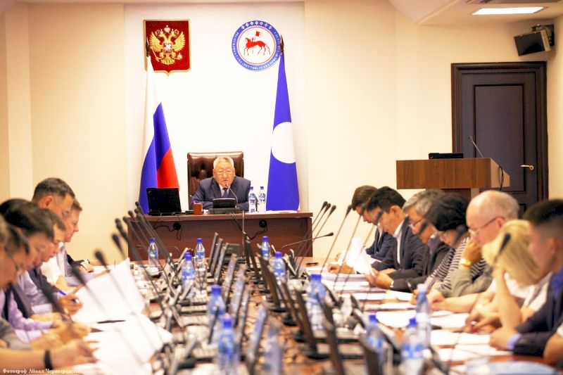 Глава Республики Саха (Якутия) Егор Борисов провел совещание по оценке исполнения членами правительства республики персональных поручений