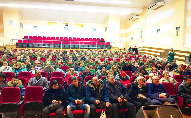 После присяги состоялась встреча с общественностью