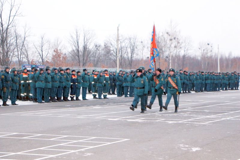 9 января в Амурском спасательном центре МЧС начался с торжественного митинга