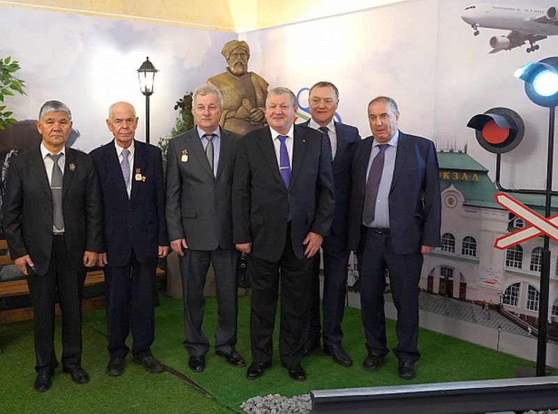 Главные железнодорожники: Анатолий Насыров, Николай Данилюк, Виталий Карабанов, Михаил Заиченко, Михаил Панков...