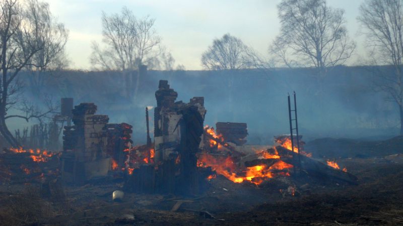 Поселок Бяудэ Советско-Гаванского района Хабаровского края горит