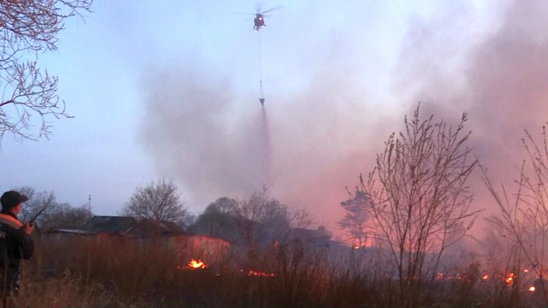 Авиация МЧС привлекалась для тушения пожаров на островных территориях Хабаровска