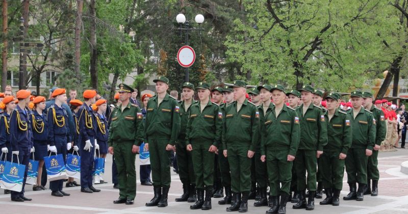 В Хабаровске состоялась торжественная отправка новобранцев в войска