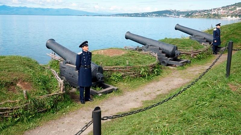 Жители города почтили память героев обороны Петропавловска-Камчатского