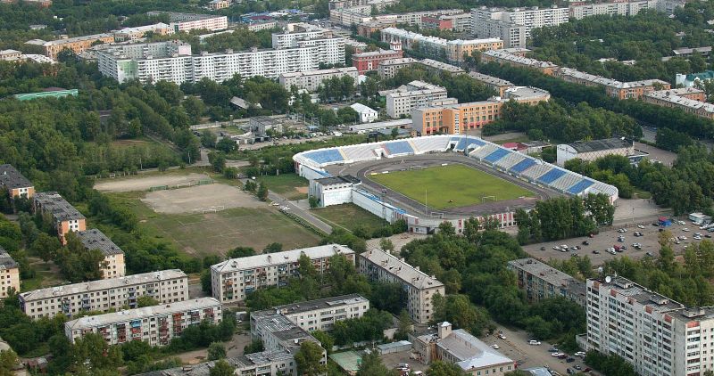Стадион «Авангард», бывший «Динамо». Слева - запасное поле стадиона.