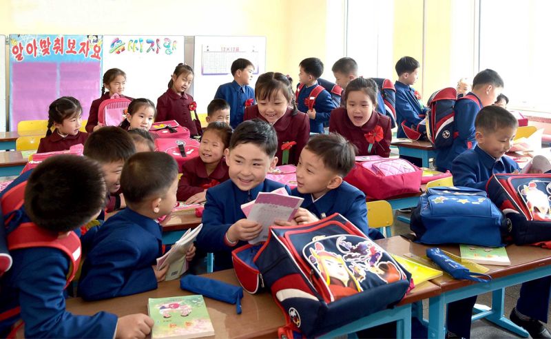 Поступившие в начальную школу дети.