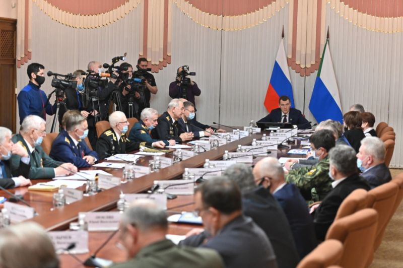 Первое заседание краевого координационного совета ветеранских организаций провел Михаил Дегтярев