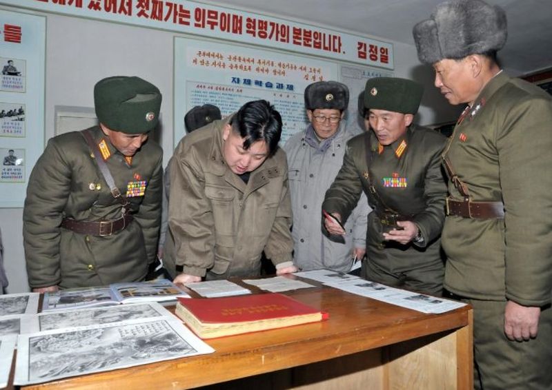 В красном уголке воинского подразделения. Январь 2012 г.