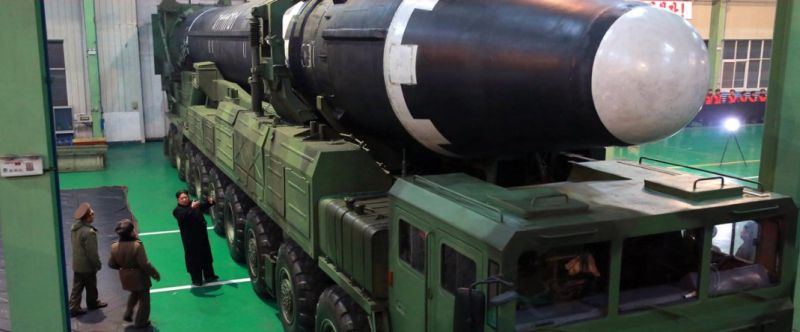 Ким Чен Ын руководит на месте всем процессом испытательного запуска МБР «Хвасон-15». Ноябрь 2017 г