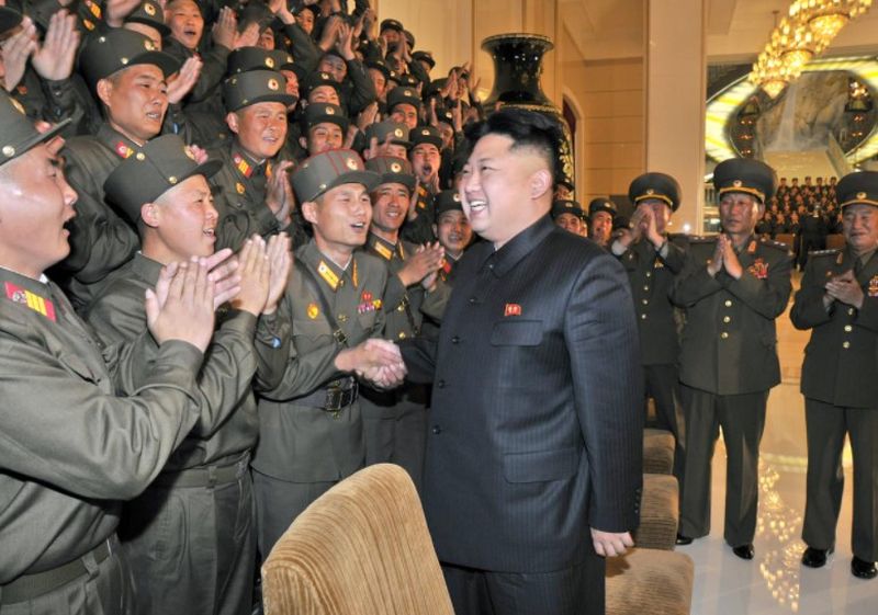 На встрече с участниками художественного фестиваля военнослужащих. Октябрь 2013 г.